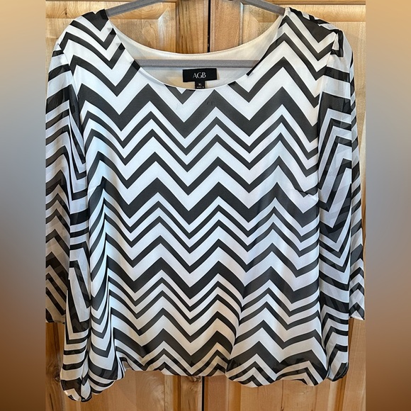 AGB Woman’s Blouse Size XL Lined 100% Polyester Machine Washable - Picture 1 of 6